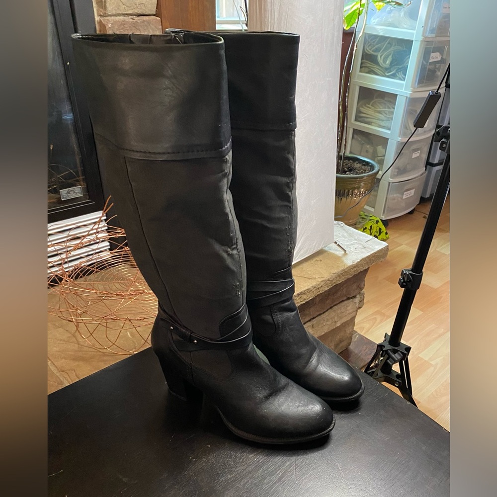 Jazmine boot with xtra wide calf